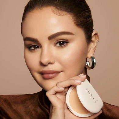 Rare Beauty True to Myself Tinted Pressed Finishing Powder (Ivory) &mdash; тонована фінішна пудра без тальку, 8г